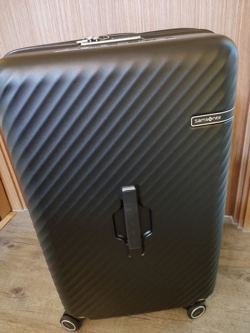 Brand New Samsonite Stem 70cm Luggage