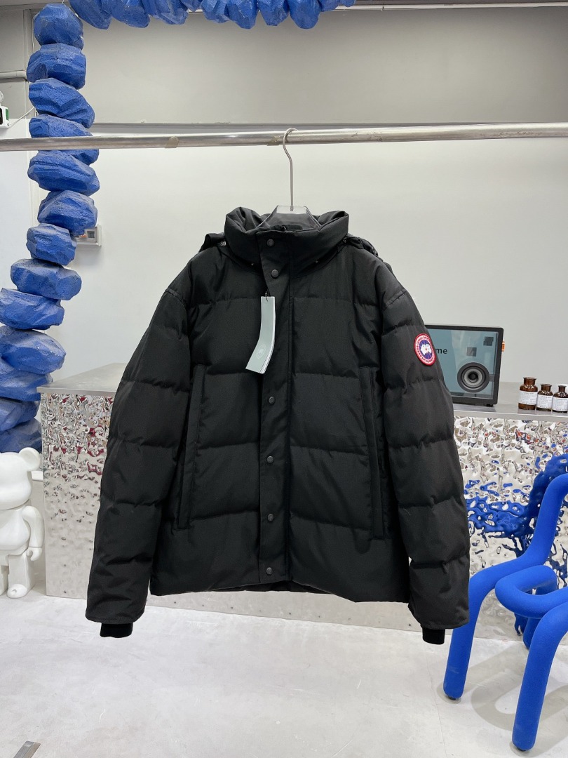 Canada Goose Wyndham系列FW21 連帽長袖羽絨服男款黑色, 名牌, 手袋及