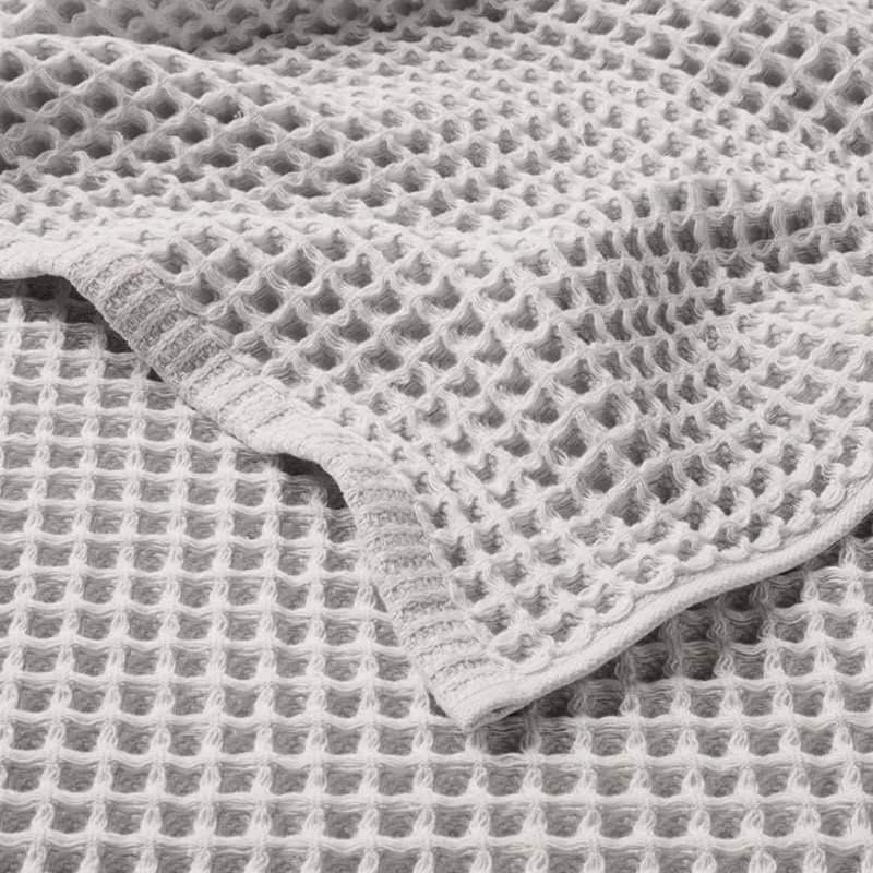 Casaluna Waffle Bath Towel with Tag (Category: Bath) located in Pasay City. Submitted by ayinong168 (Listing ID 1262335228, Image 2). Description: Description Gift your bath collection a touch of serene style and luxurious comfort by adding the Decorative Waffle Towel from Casaluna™. Available in neutral and soothing colors, it’s easy to incorporate this textured waffle towel into a range of bath areas to suit your decor. The delicate waffle desi