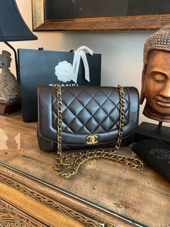 Had to show off my new (and first) Chanel bag! From 1991, bought in a  vintage designer store in Kyoto 🥰 : r/handbags