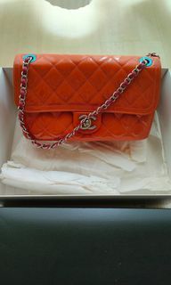 Chanel Heart Bag - 35 For Sale on 1stDibs