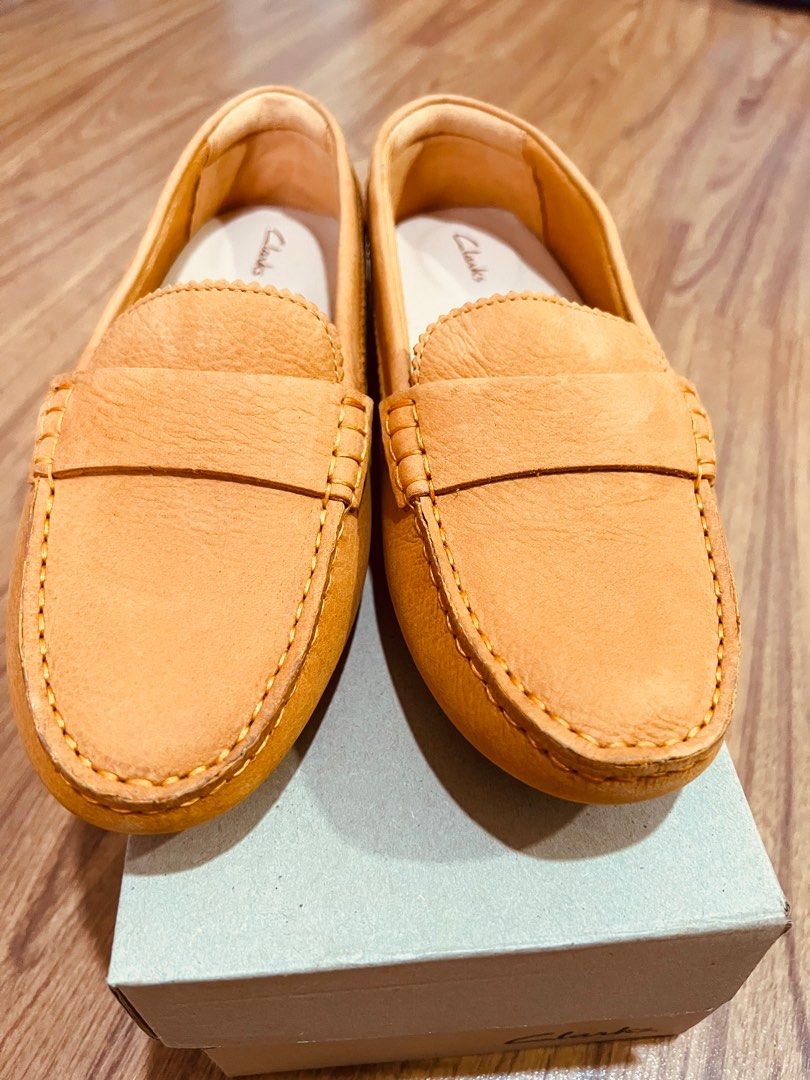 Clarks online ladies moccasins