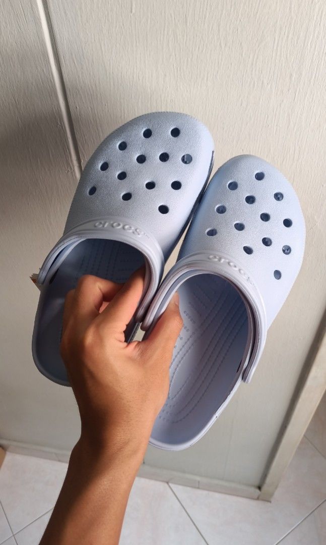Blue online cloud crocs