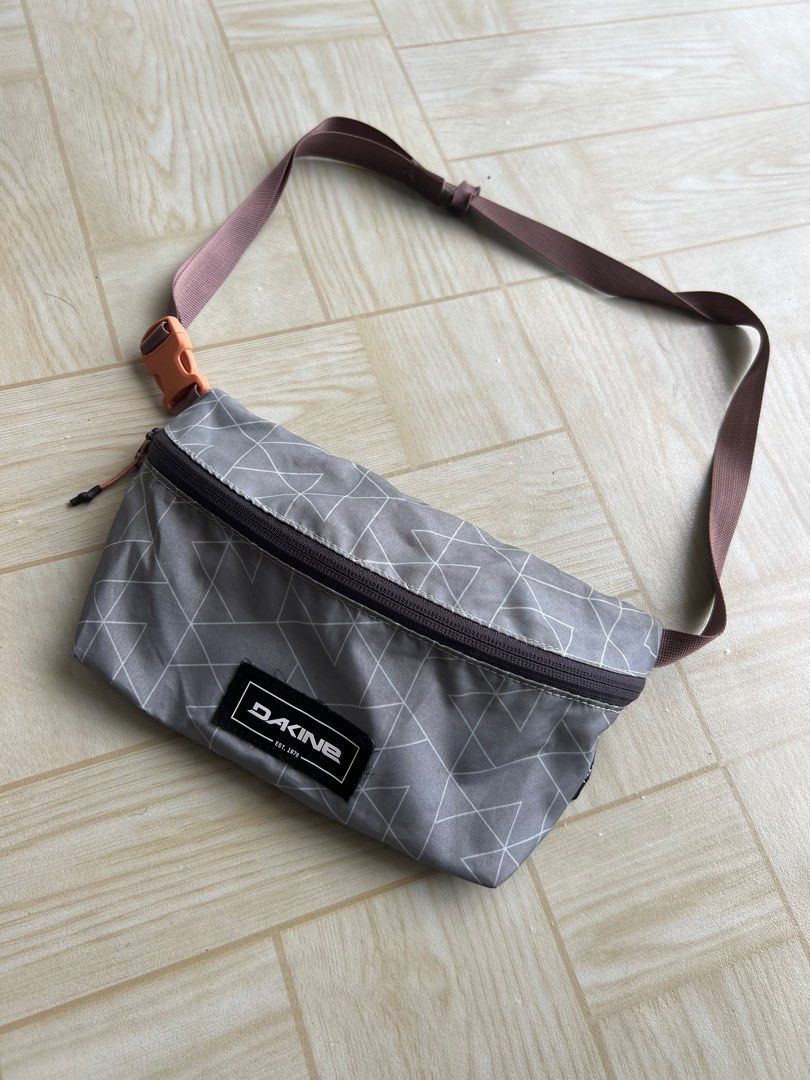 Dakine sling bag on sale