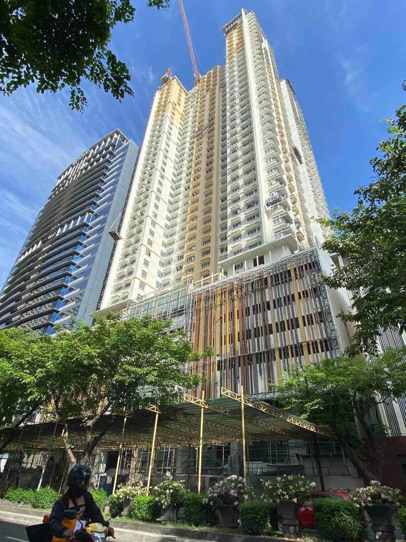 For Sale San Antonio Residence Makati 1 Bedroom unit, Property, For