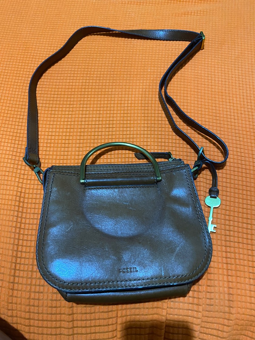 FOSSIL, Women's Fashion, Bags & Wallets, Crossbody Bags on Carousell