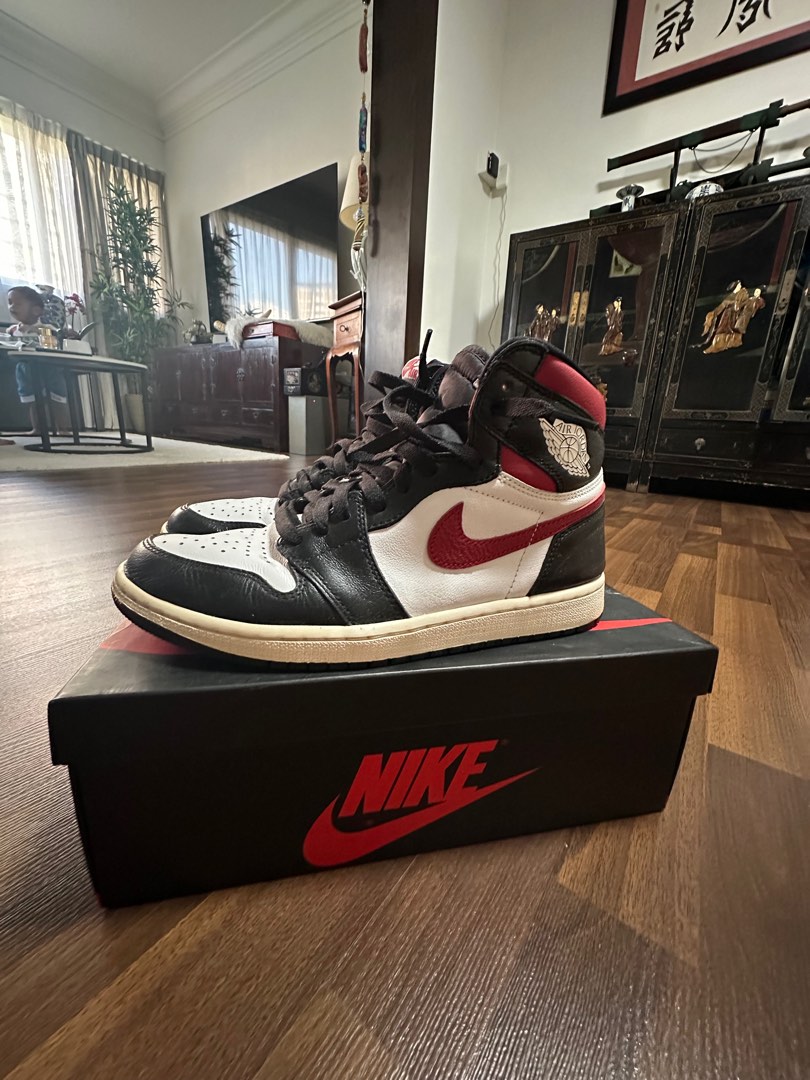 GYM RED AJ1 Men s Fashion Footwear Sneakers on Carousell