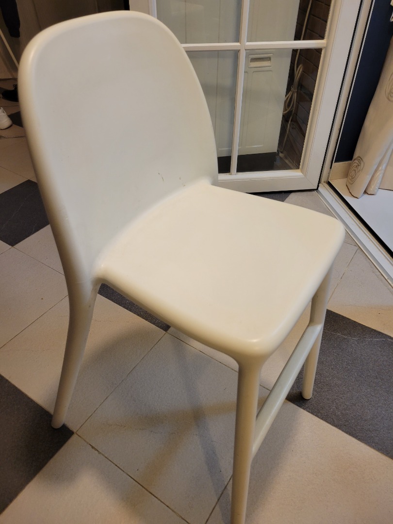 IKEA Urban Junior Chair White, 傢俬＆家居, 傢俬, 椅子 Carousell