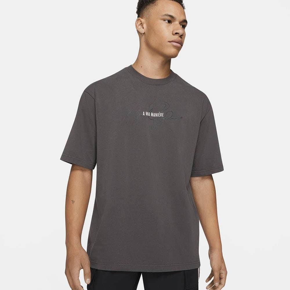 jordan x a ma maniere t-shirt, 他的時尚, 運動服裝在旋轉拍賣