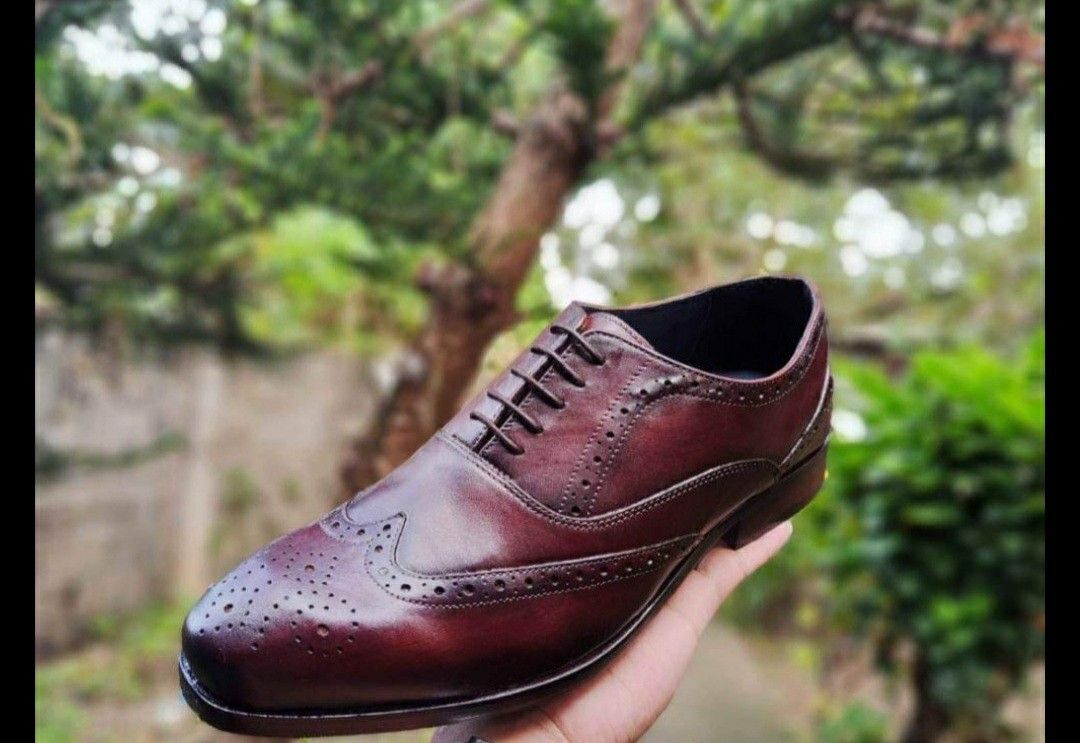 Men's Genuine Leather Shoes - Size 8.5 (Maroon), Men's Fashion, Footwear,  Casual Shoes on Carousell