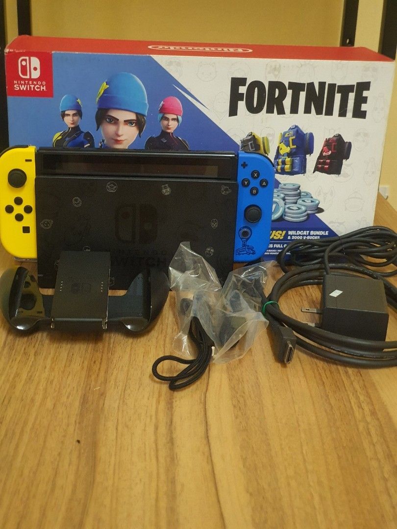 Nintendo Switch Fortnite Wildcat Bundle Console Limited Edition - BRAND NEW