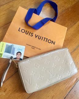 Pre-Owned Louis Vuitton Long Wallet Zippy White Yvoire Epi M6007J