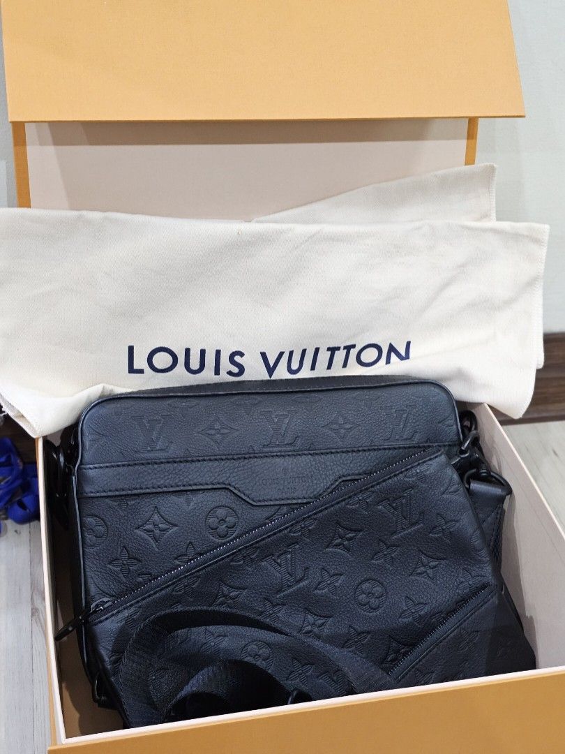 2023-LV Men Pouch (Louis Vuitton Pochette Voyage N60444, Luxury, Bags &  Wallets on Carousell