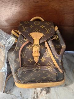 Vintage 1990s Louis Vuitton Monogram Canvas Montsouris Backpack – Perry's  Jewelry