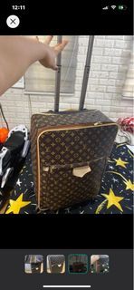 Automatic Louis Vuitton Elegant Umbrella ☔, Hobbies & Toys, Travel,  Umbrellas on Carousell