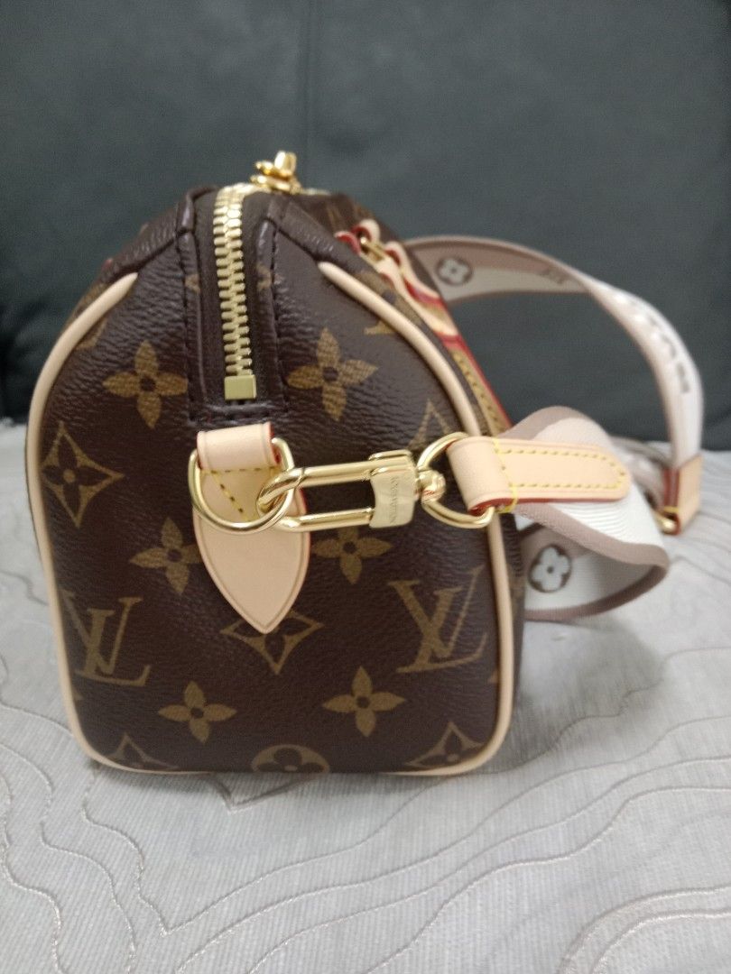100% Authentic🇨🇵 LV Speedy Bandoulière 20, Luxury, Bags & Wallets on  Carousell