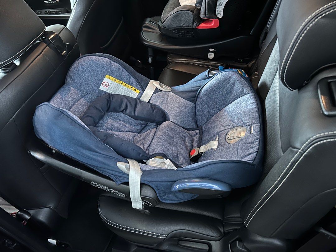 Maxi Cosi Car Seat for new born to 12 months old Babies Kids