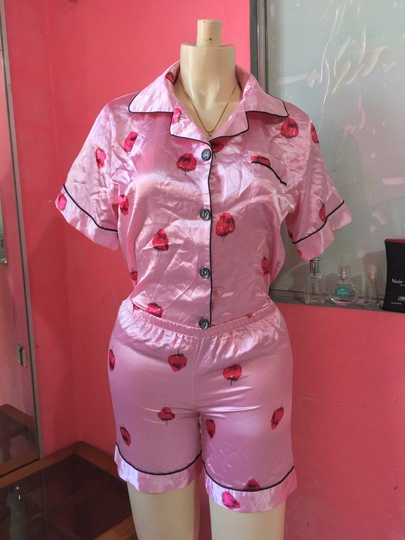 Medium Silk Strawberry Print Nightwear Coords Set (Category: Sets or Coordinates) located in Davao. Submitted by jae_buys (Listing ID 1262396509, Image 2). Description: short waist: 25-30” - items may come from ukay/preloved/used but not abused, so limit your expectations :).