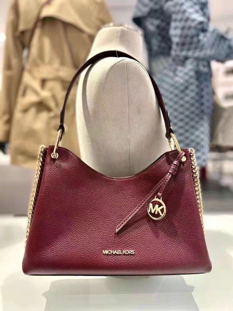 Michael kors 2025 underarm bag