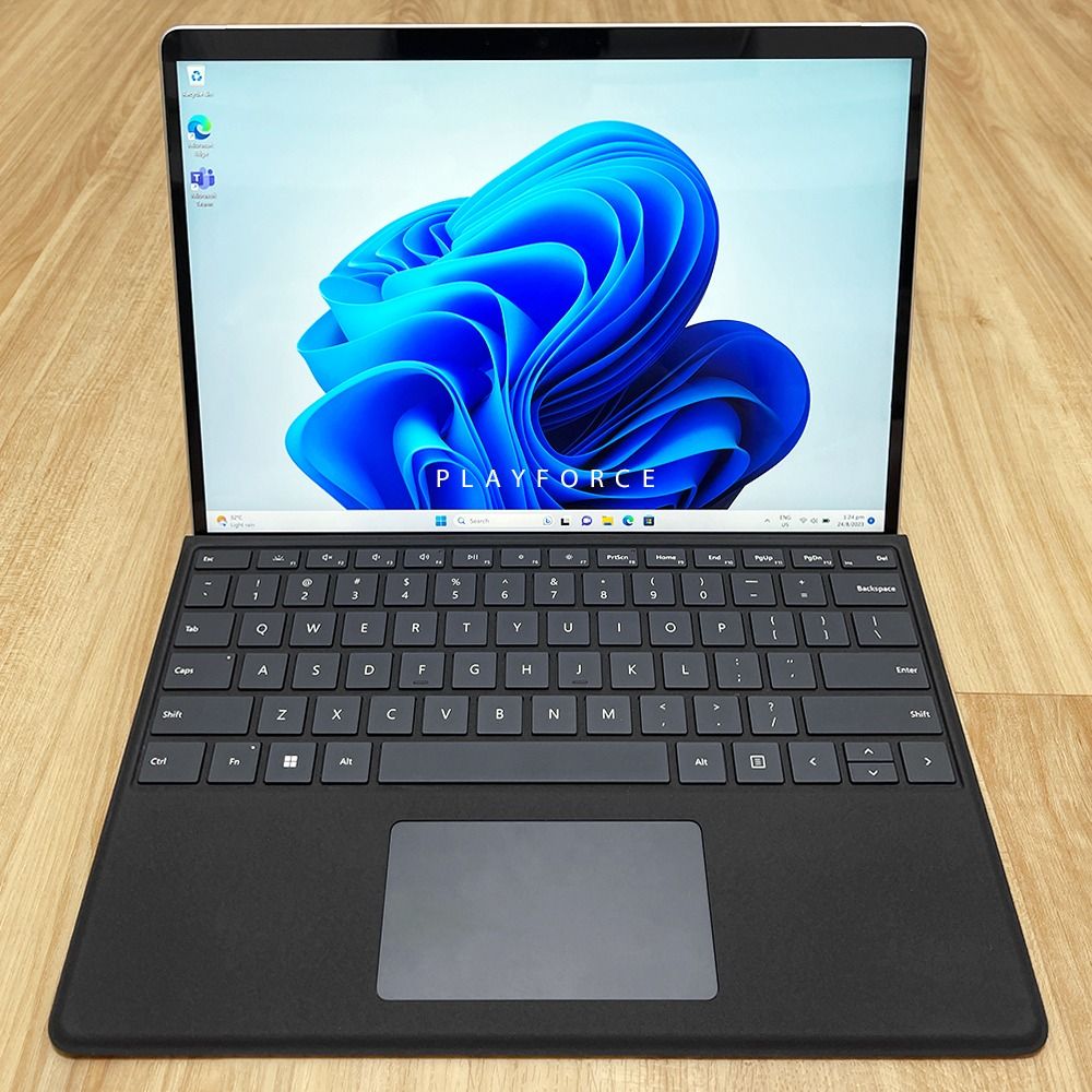 Microsoft Surface Pro 8 i7 32GB 1TB SSD with Signature Keyboard & Slim