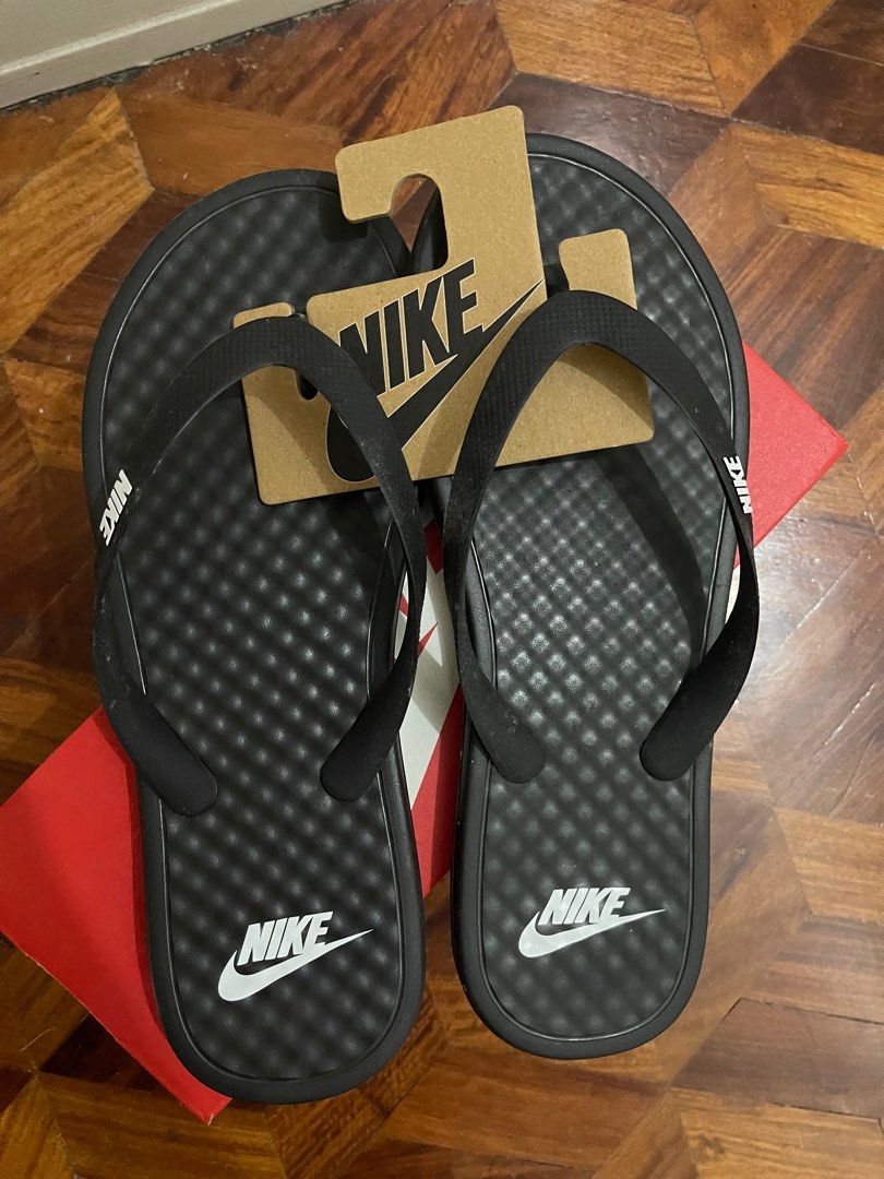 Nike flip-flops, Men's Fashion, Footwear, Slippers & Slides on Carousell