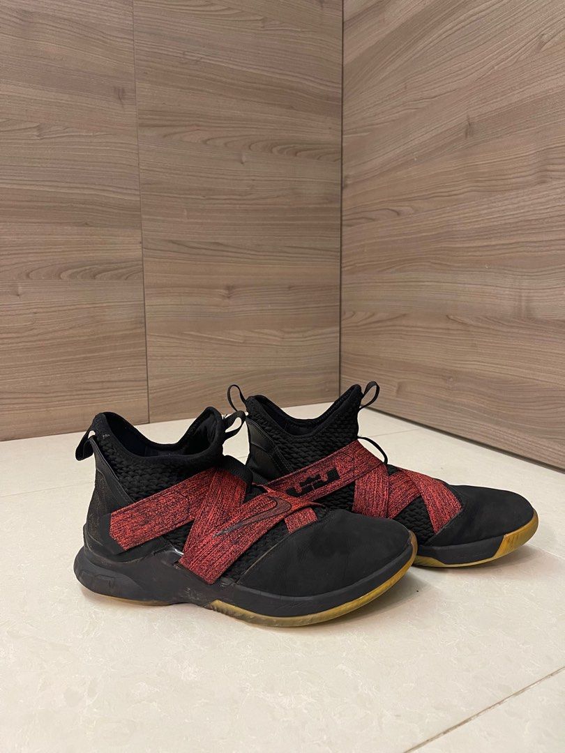 soldier 12 black red