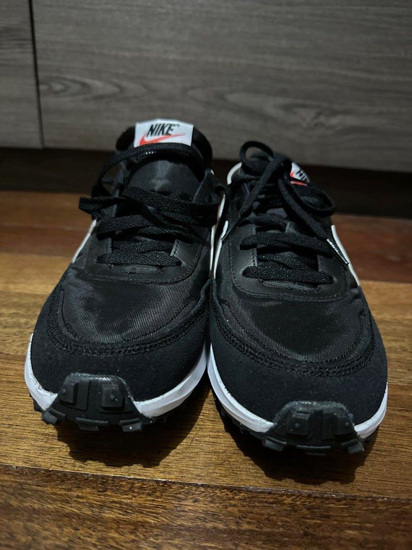 Nike waffle Debut (Category: Sneakers) located in Paranaque City. Submitted by helloasher (Listing ID 1262492623, Image 2). Description: Brand new Size 9 Black and white .