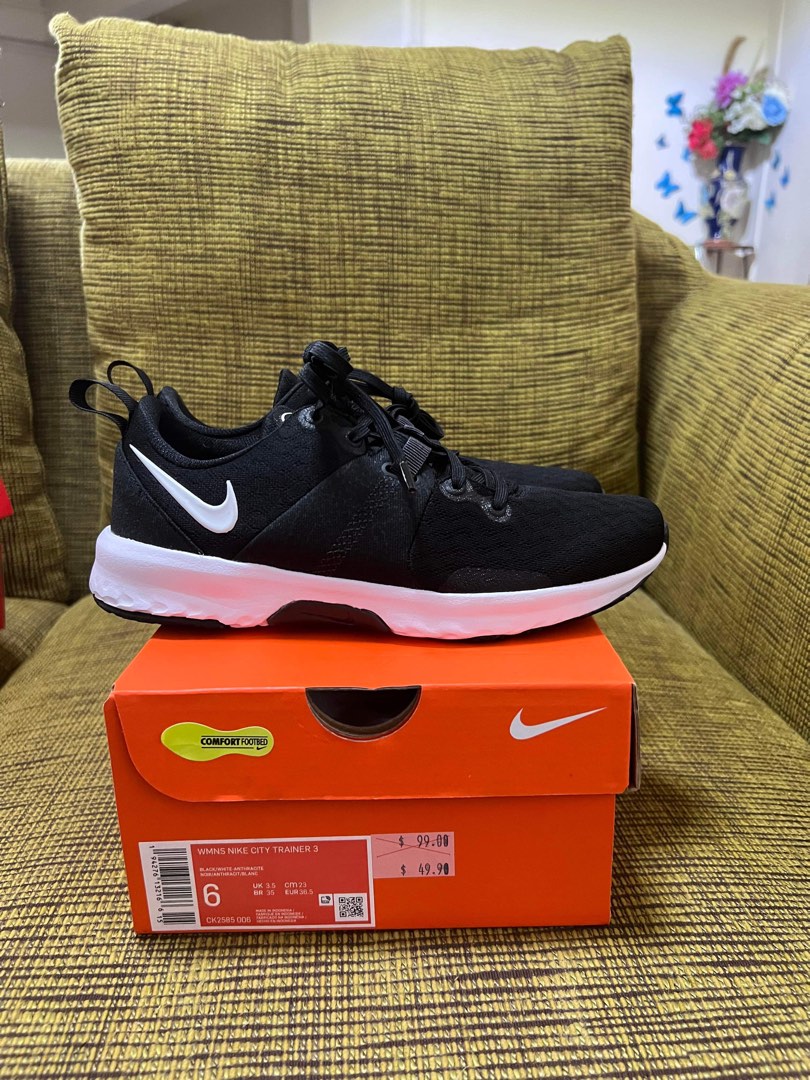 wmns nike city trainer