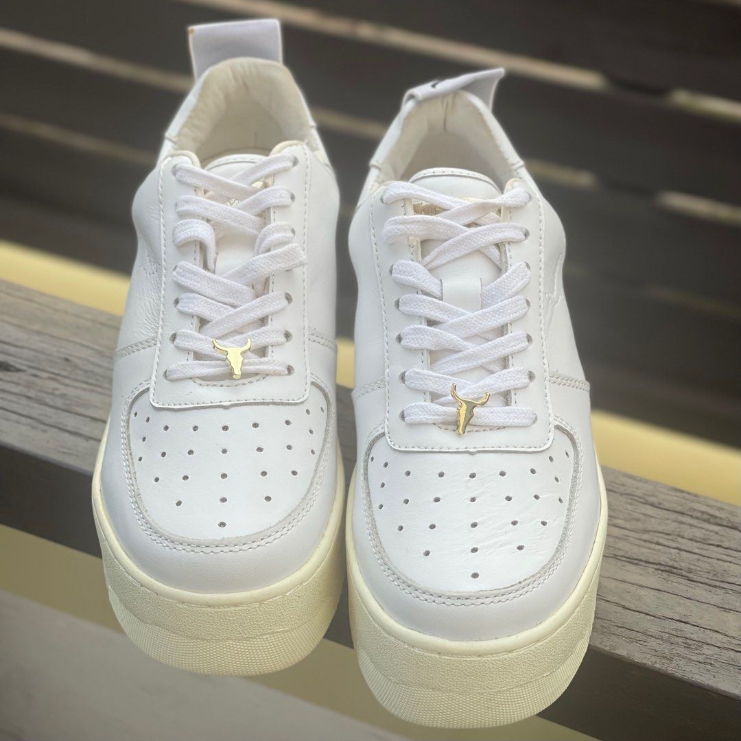 NWOT White Windsor Smith Sneakers Shoes Size 6 37