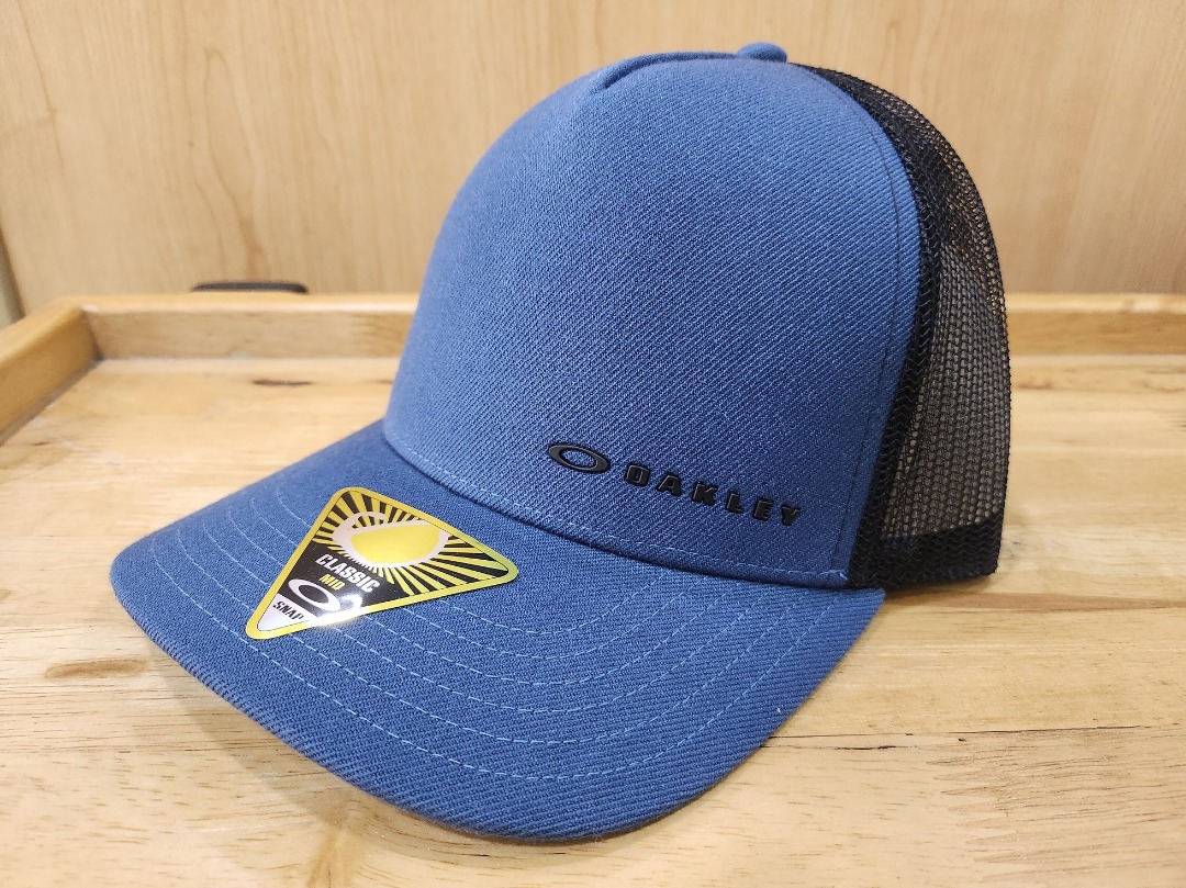 Oakley chalten hat deals