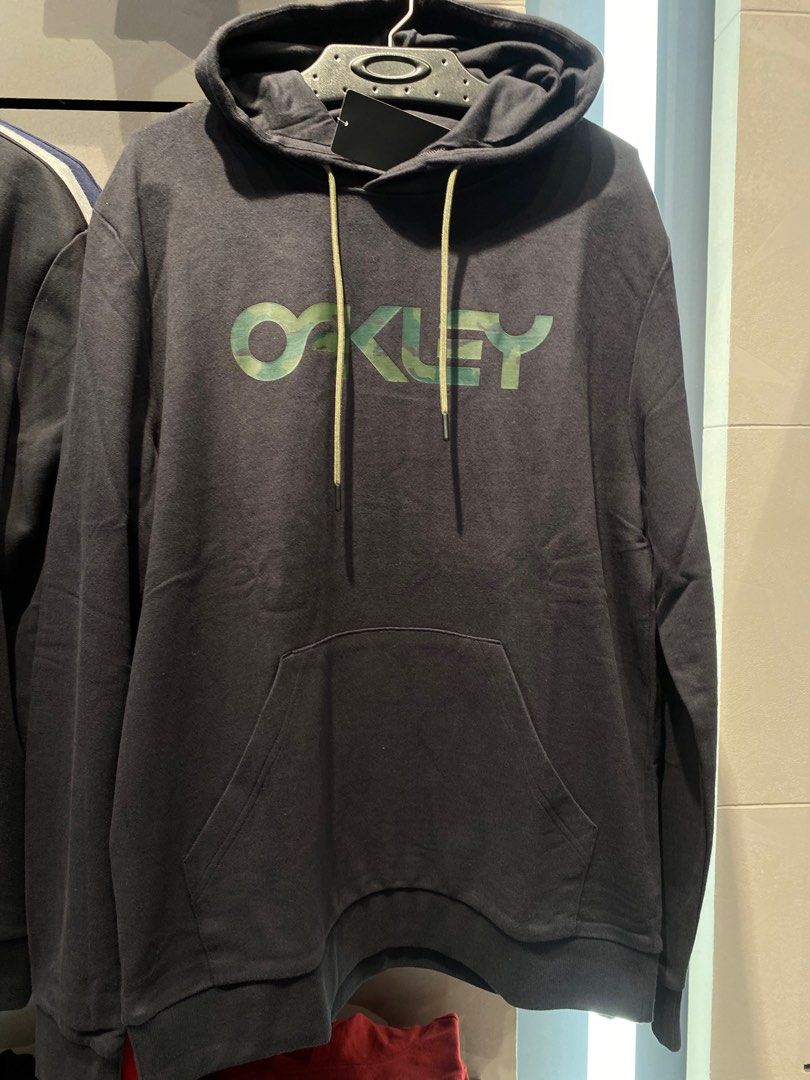 Oakley hoodie sale new arrivals