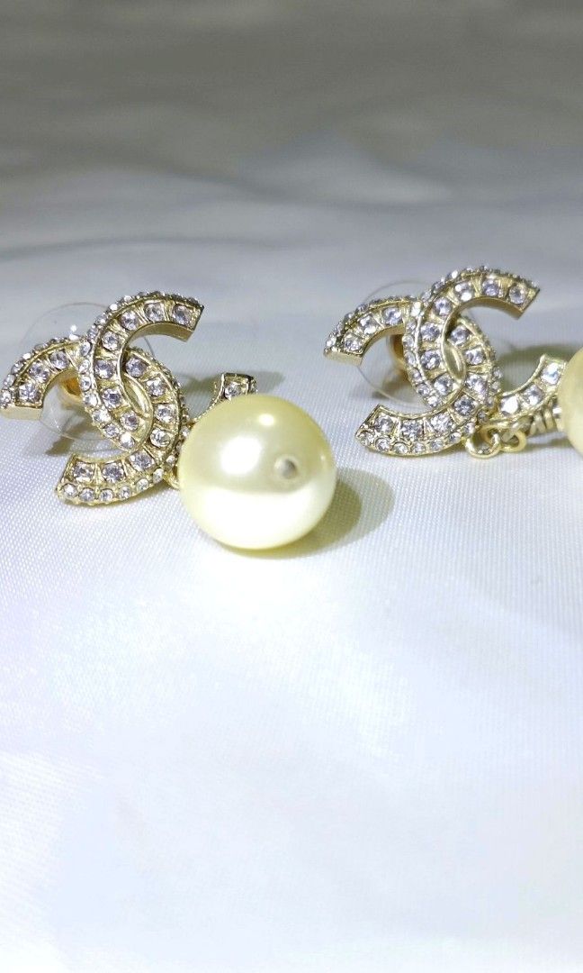 Original Chanel Pearl Dangling Earrings, Luxury, Accessories on