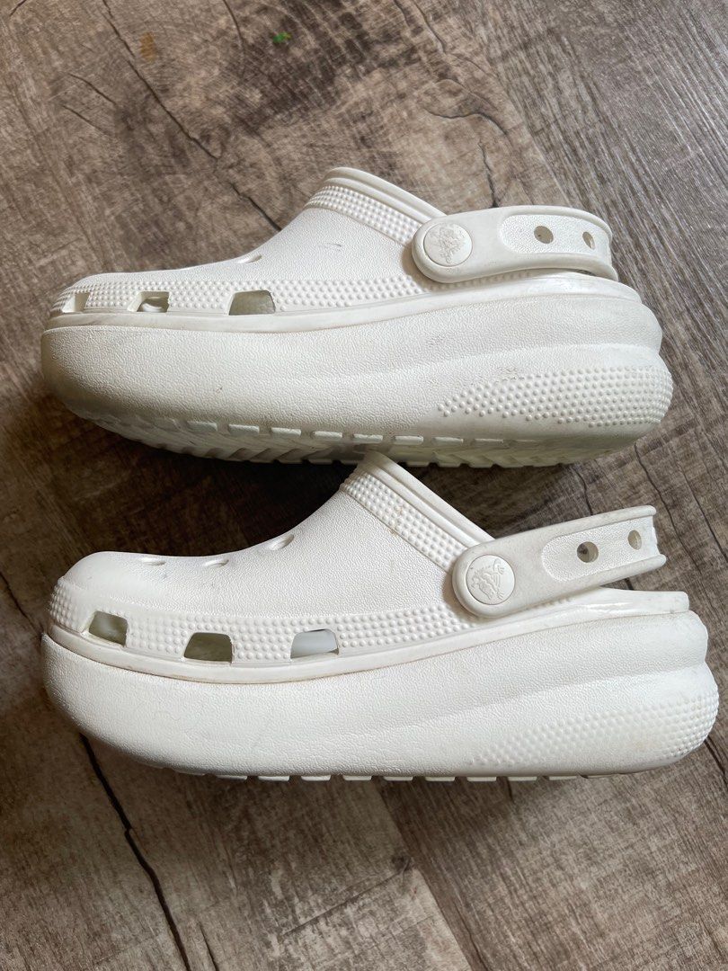 Crocs big kid size 6 deals