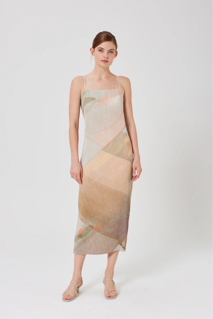 Our Second Nature Pasabuy (Category: Dresses) located in Manila. Submitted by msgme (Listing ID 1262353055, Image 3). Description: Message me for pasabuy orders! Picture in a Frame collection and others available in stores.
