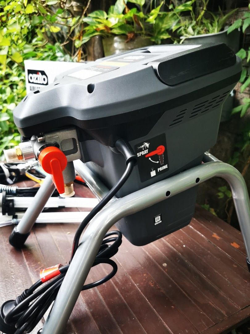 ozito airless paint sprayer, Commercial & Industrial, Construction