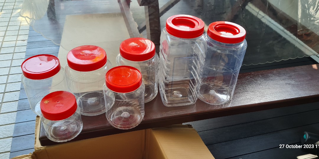 Small Plastic Containers at