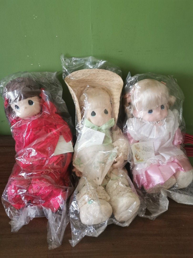 Precious Moments Dolls (Category: Plushies & Soft Toys) located in Quezon City. Submitted by twinkleshops (Listing ID 1262338598, Image 2). Description: Precious moments doll, never opened. Vintage item. 1kper doll. only red and white available, pink sold..