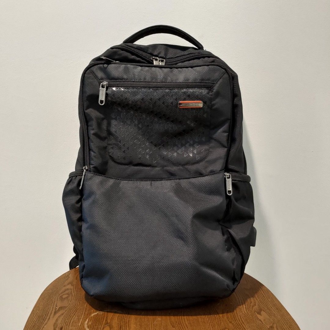 American tourister cheap logix nxt 02