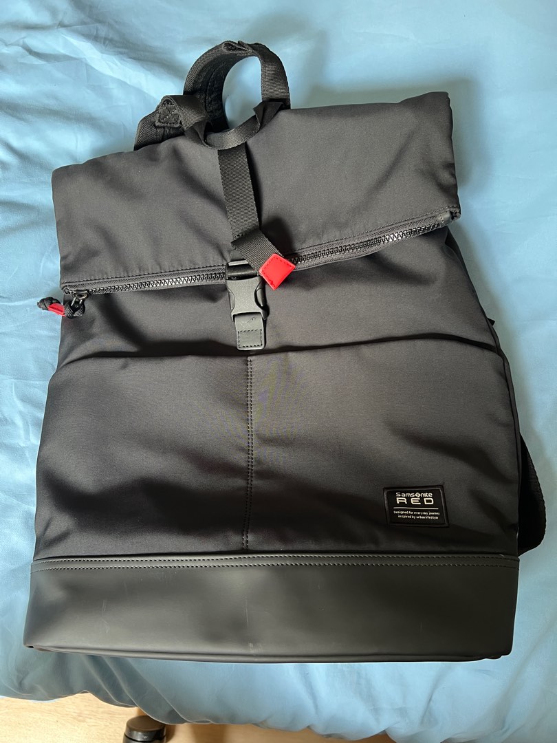 Samsonite red glaehn top