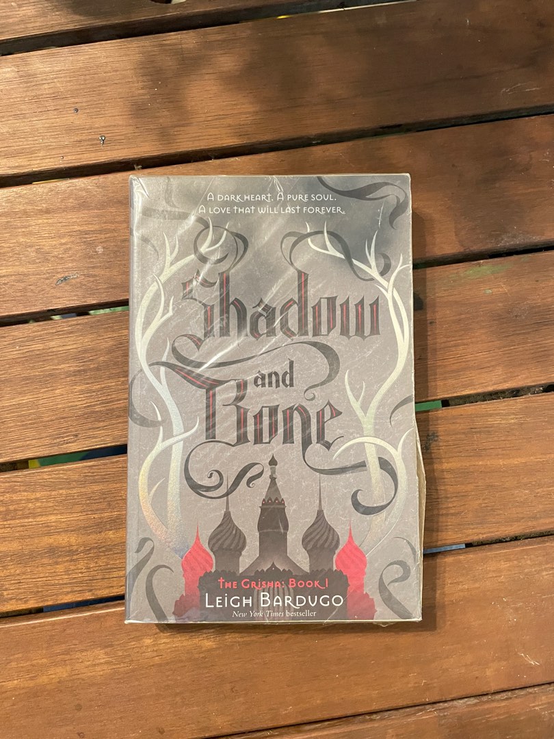 Ruin and Rising (The Shadow and Bone Trilogy, #3) by Leigh Bardugo