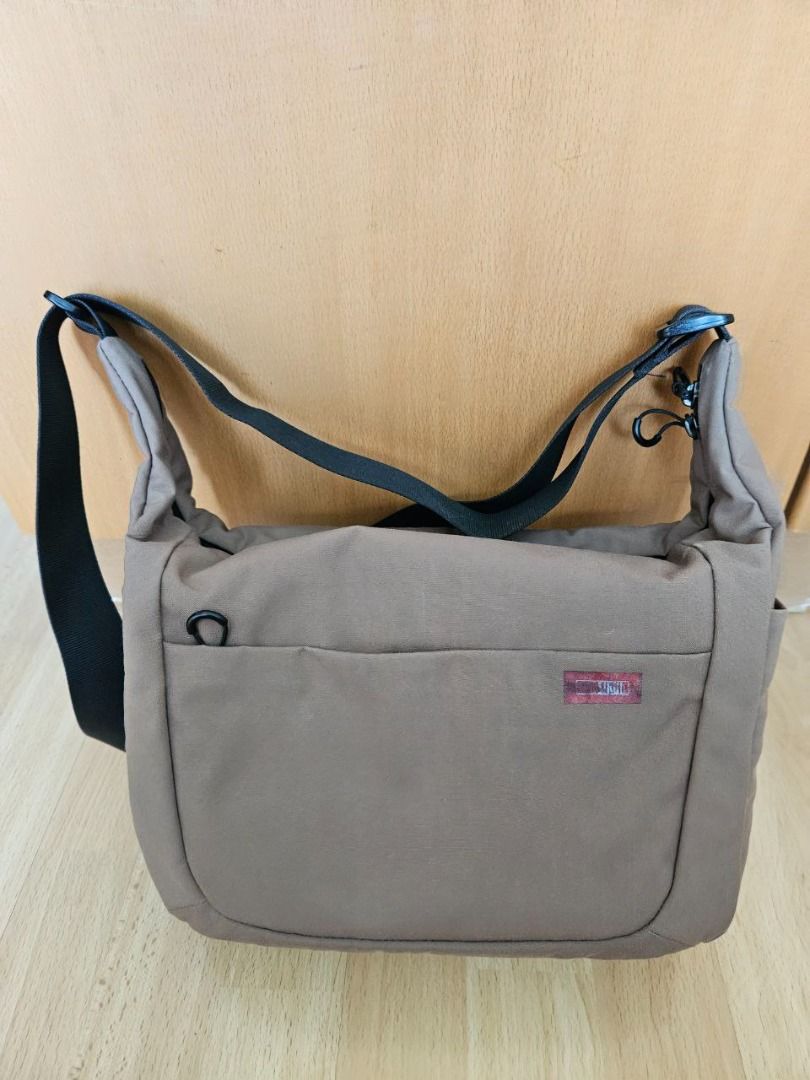 Sirui SlingLite 8 Camera Sling Bag