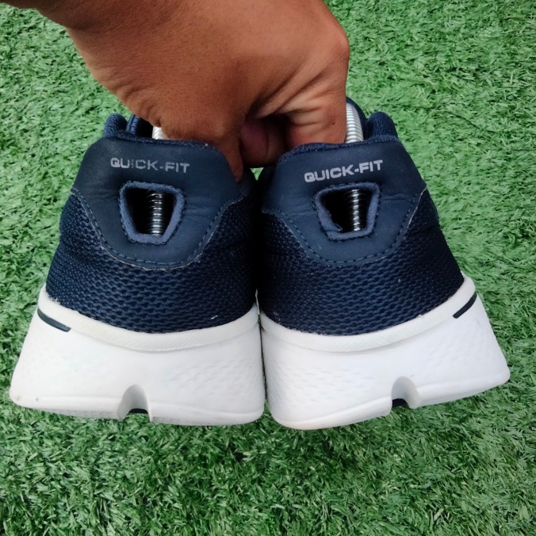 Skechers go walk on sale 4 size 10