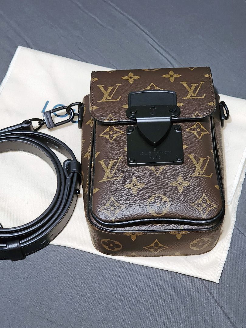 Louis Vuitton M81522 S-Lock Vertical Wearable Wallet