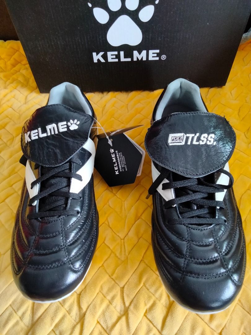 Kelme kangaroo top leather soccer cleats