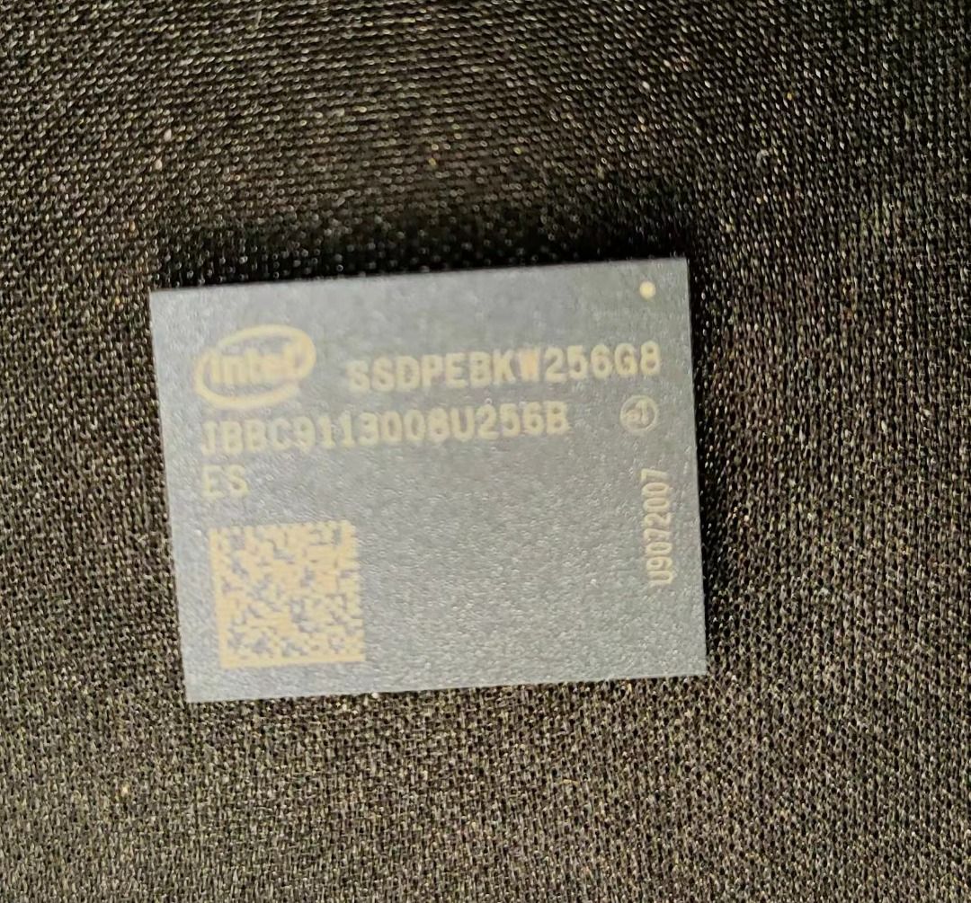 SSD晶片256G(全新品), 電腦及科技產品, 電腦周邊產品, 硬碟及儲存裝置在旋轉拍賣