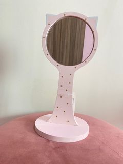 (Category: ) located in . Submitted by lovedbymakeupaddict (Listing ID 1262359709, Image 1). Description: .