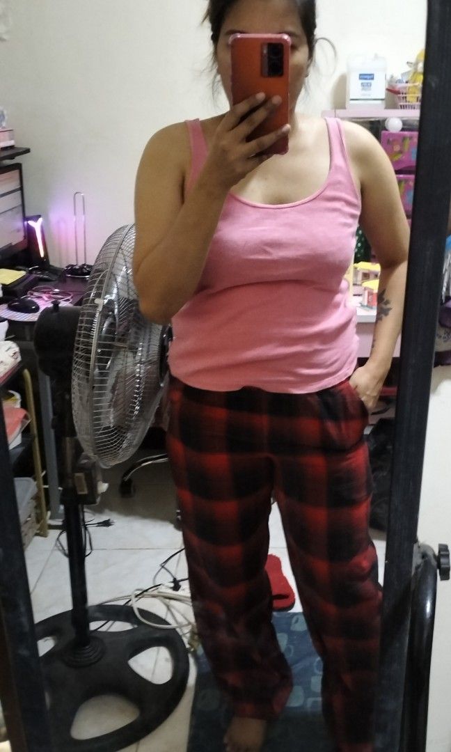 Straight cut pajama/pants (Category: Other Bottoms) located in Taytay. Submitted by kashleesha (Listing ID 1262490273, Image 2). Description: bought in shopee. makapal ung tela. fits small to semi large. 80 each..