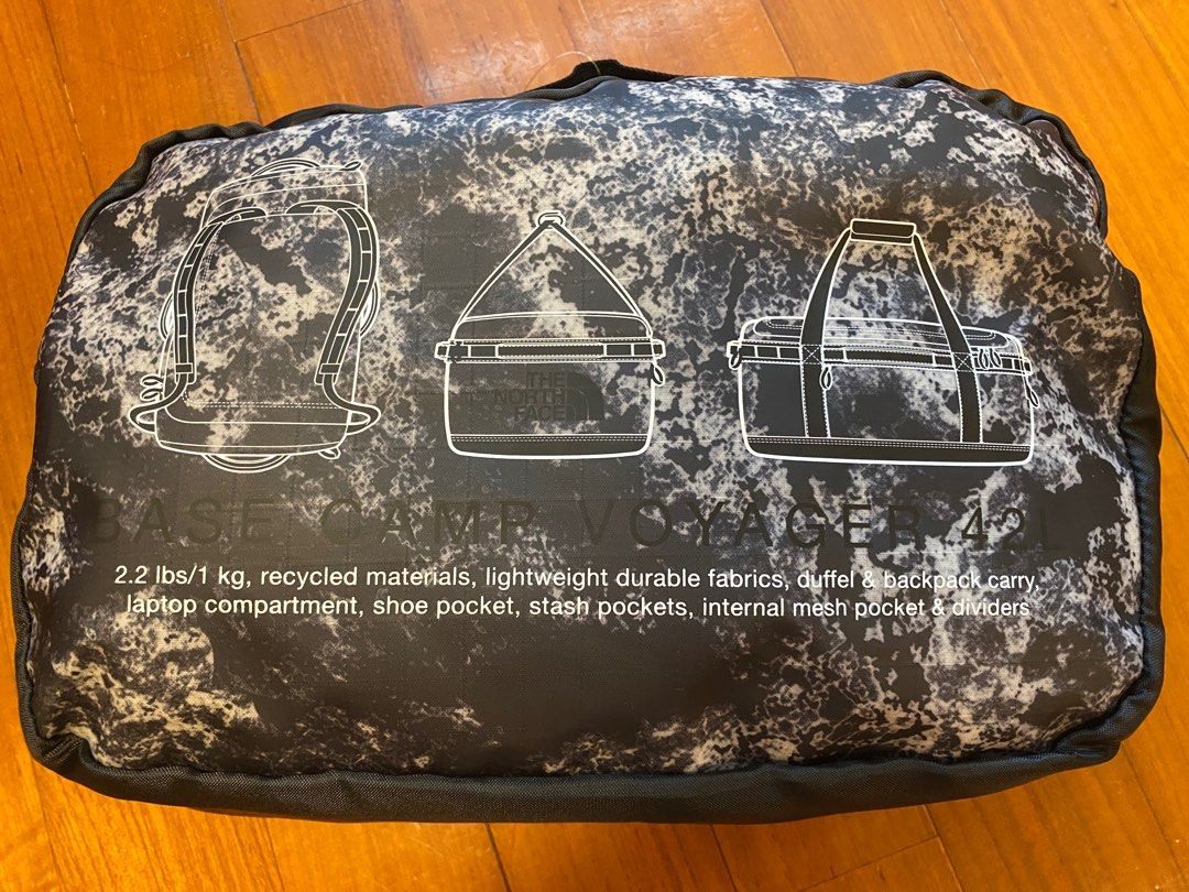 The North Face TNF 42L Base Camp Voyager Duffle bag camo L, 男裝
