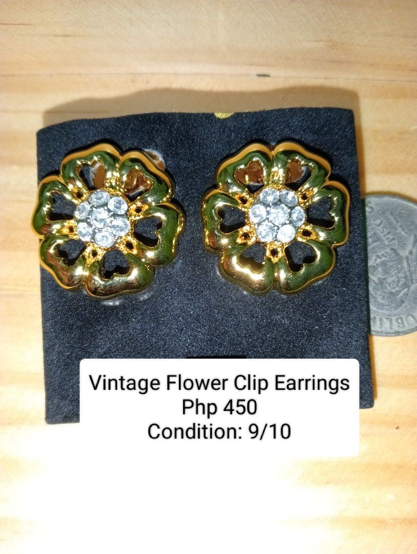 Louis Vuitton Gold-tone Colored Stones Clip-on Flower Earrings Vintage T1681