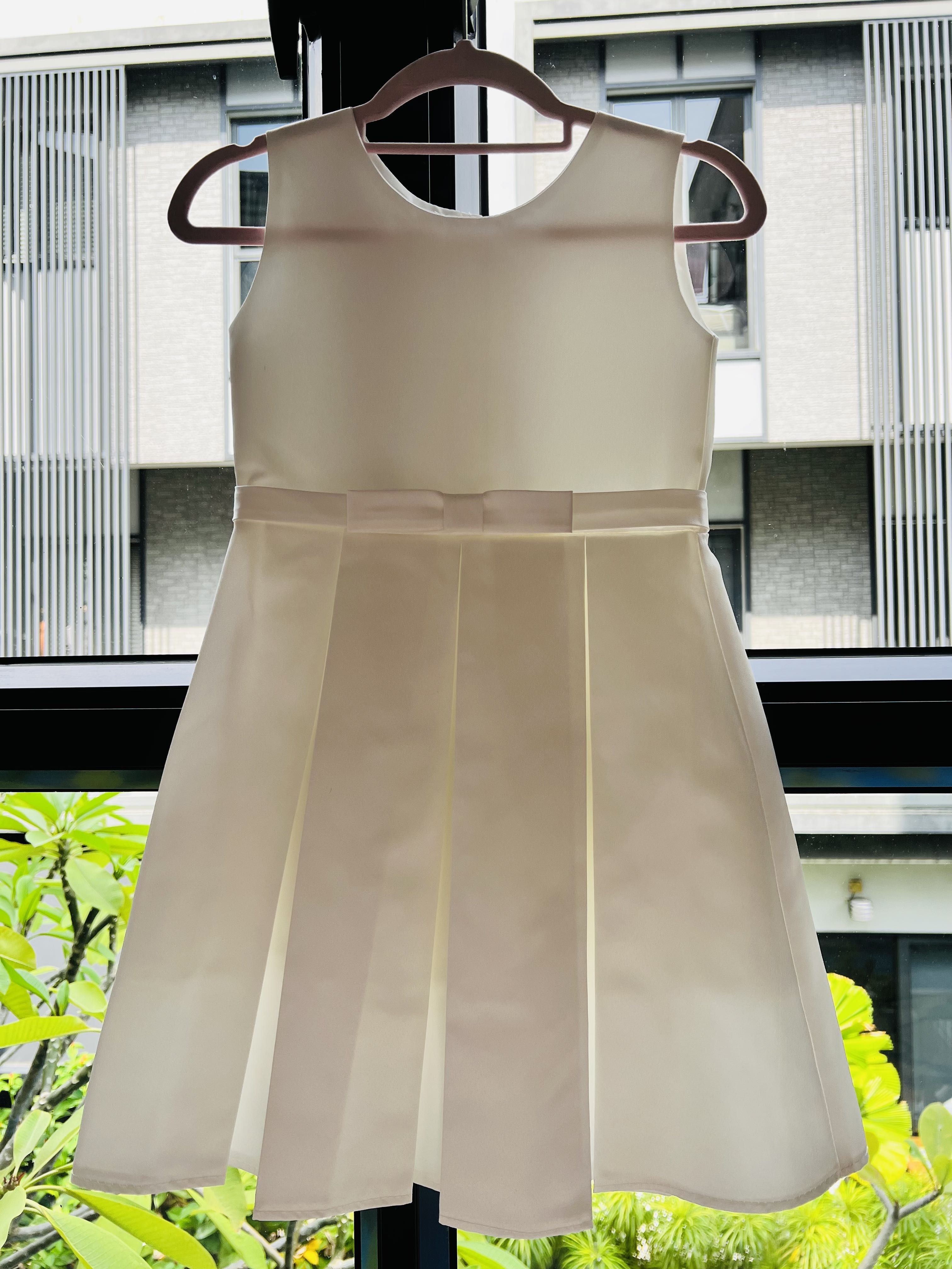 Girls size top 10 white dress